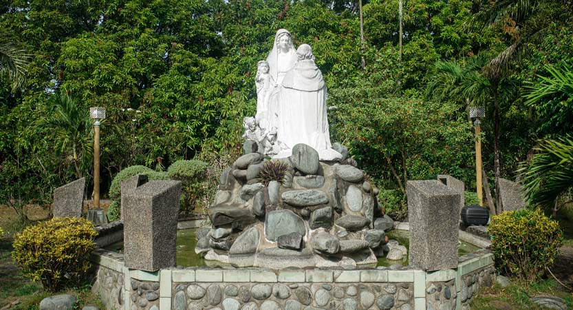 Ready Steady Travel - Adventures in The Philippines, Angeles City: Church Review Mater Carmeli Monastery